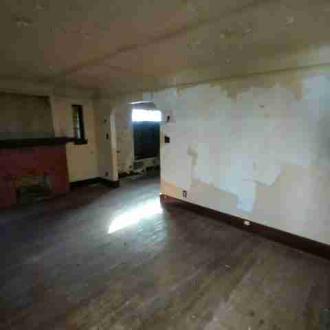 15045 manor (46).jpg